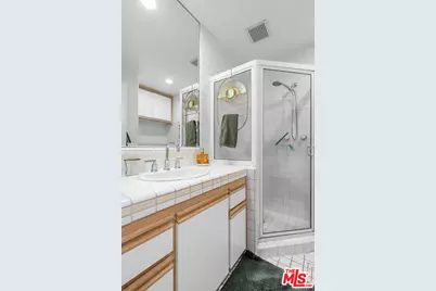 20 Quarterdeck St, Marina del Rey, CA 90292 - Photo 16