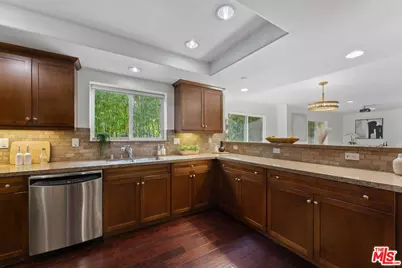 7249 Franklin Ave #101, Los Angeles, CA 90046 - Photo 10