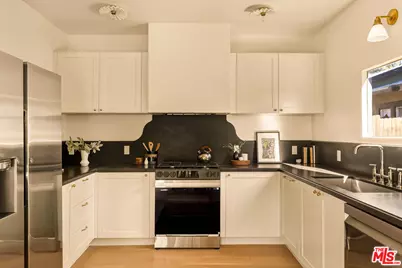 585 Mountain View St, Altadena, CA 91001 - Photo 12