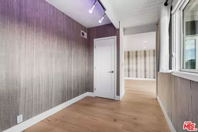 2226 Ronda Vista Dr, Los Angeles, CA 90027 - Photo 18