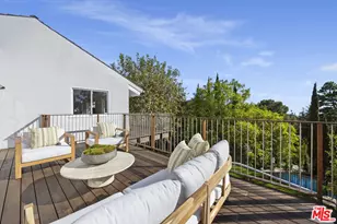 2745 La Cuesta Dr, Los Angeles, CA 90046 - Photo 14