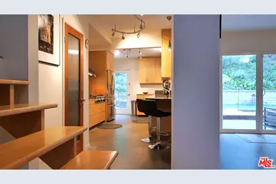 11282 Dona Lola Dr, Studio City, CA 91604 - Photo 8
