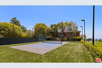 525 Spoleto Dr, Pacific Palisades, CA 90272 - Photo 22