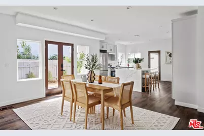 2209 West Blvd, Los Angeles, CA 90016 - Photo 2