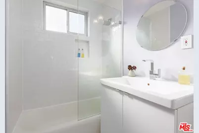 11634 Gorham Ave #203, Los Angeles, CA 90049 - Photo 22