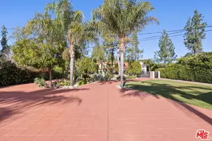22910 Collins St, Woodland Hills, CA 91367 - Photo 4