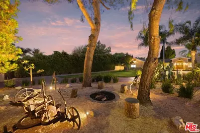 22910 Collins St, Woodland Hills, CA 91367 - Photo 48