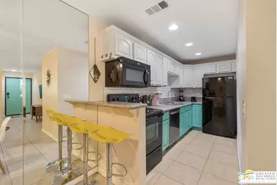 575 N Villa Ct #204, Palm Springs, CA 92262 - Photo 14