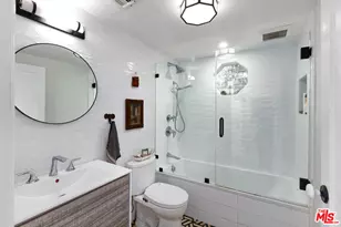 1016 Oakwood Ave, Venice, CA 90291 - Photo 12