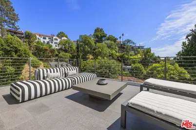 2756 Westshire Dr, Los Angeles, CA 90068 - Photo 24
