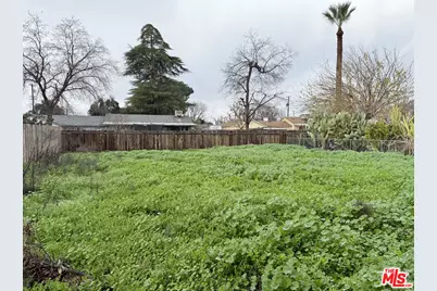 333 Beech Ave, Shafter, CA 93263 - Photo 2