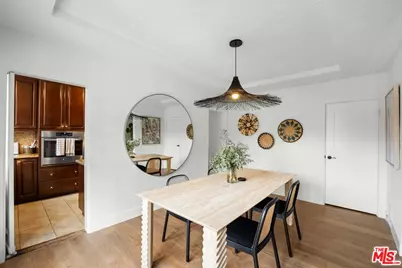 535 N Poinsettia Pl, Los Angeles, CA 90036 - Photo 12