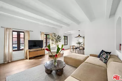 535 N Poinsettia Pl, Los Angeles, CA 90036 - Photo 8