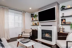 10878 Bloomfield St, Toluca Lake, CA 91602 - Photo 8