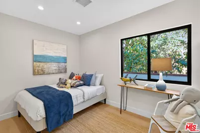2931 S Bronson Ave, Los Angeles, CA 90018 - Photo 24
