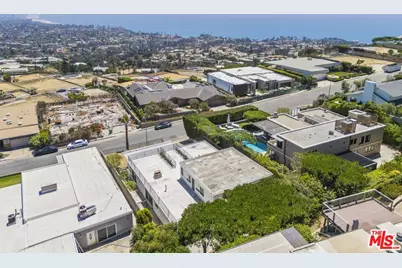 16647 Charmel Ln, Pacific Palisades, CA 90272 - Photo 8