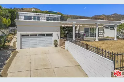 16647 Charmel Ln, Pacific Palisades, CA 90272 - Photo 6