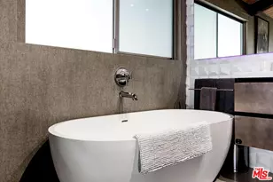 3834 Buena Park Dr, Studio City, CA 91604 - Photo 20