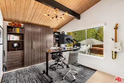 3834 Buena Park Dr, Studio City, CA 91604 - Photo 26