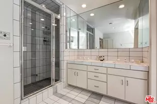 1041 Chantilly Rd, Los Angeles, CA 90077 - Photo 18