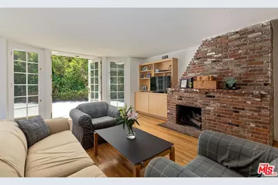 1041 Chantilly Rd, Los Angeles, CA 90077 - Photo 2