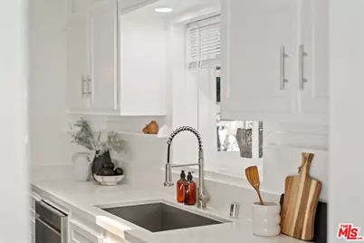 560 N Croft Ave, West Hollywood, CA 90048 - Photo 20