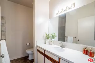 533 S St Andrews Pl, Los Angeles, CA 90020 - Photo 6