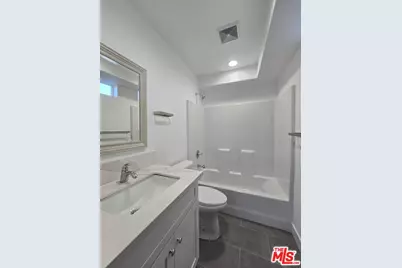 449 W 74th St, Los Angeles, CA 90003 - Photo 8