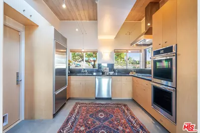16798 Charmel Ln, Pacific Palisades, CA 90272 - Photo 14