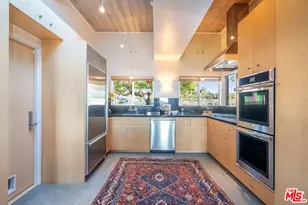 16798 Charmel Ln, Pacific Palisades, CA 90272 - Photo 14
