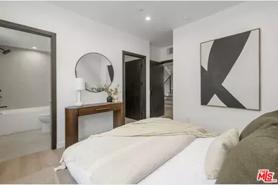 5851 Westside Crossing Ln, Los Angeles, CA 90034 - Photo 14