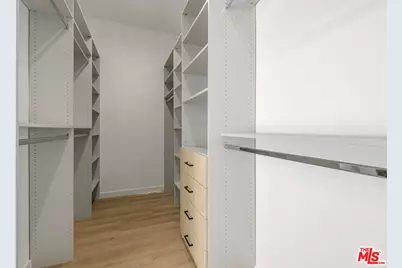 5851 Westside Crossing Ln, Los Angeles, CA 90034 - Photo 20