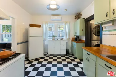 534 Casanova St, Los Angeles, CA 90012 - Photo 10