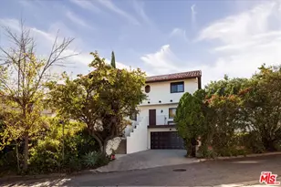 4249 Torreon Dr, Woodland Hills, CA 91364 - Photo 2