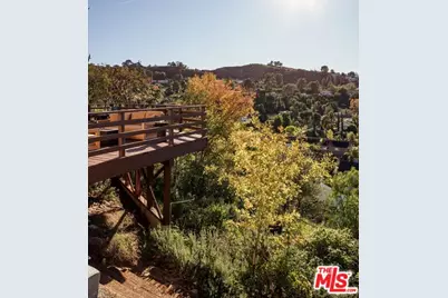 4249 Torreon Dr, Woodland Hills, CA 91364 - Photo 52