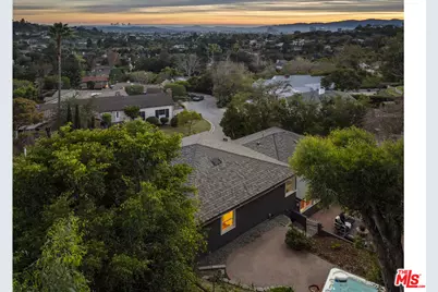 1611 Puebla Dr, Glendale, CA 91207 - Photo 38