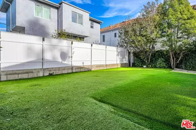 922 S Bundy Dr, Los Angeles, CA 90049 - Photo 24