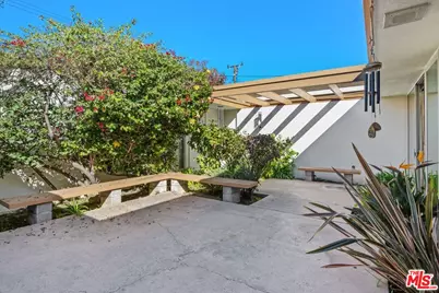 5435 W 64th St, Los Angeles, CA 90056 - Photo 36