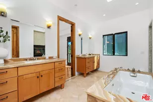 4099 Mandeville Canyon Rd, Los Angeles, CA 90049 - Photo 40