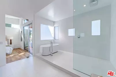 8949 Rosewood Ave, West Hollywood, CA 90048 - Photo 16