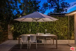 8704 Hollywood Hills Rd, Los Angeles, CA 90046 - Photo 30