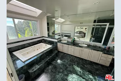 29752 Baden Pl, Malibu, CA 90265 - Photo 12