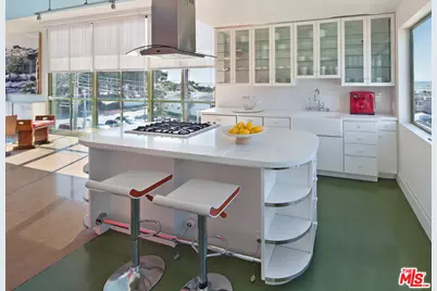 201 Entrada Dr, Santa Monica, CA 90402 - Photo 6