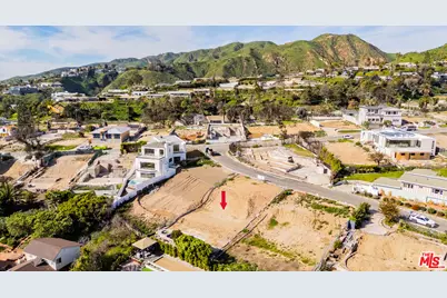16660 Linda Ter, Pacific Palisades, CA 90272 - Photo 4