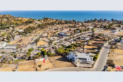 16660 Linda Ter, Pacific Palisades, CA 90272 - Photo 1