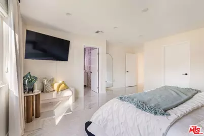 5226 Woodman Ave, Sherman Oaks, CA 91401 - Photo 24