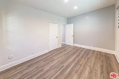 801 N Alexandria Ave, Los Angeles, CA 90029 - Photo 24