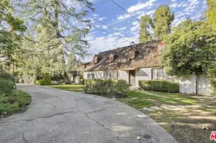23057 Sylvan St, Woodland Hills, CA 91367 - Photo 2