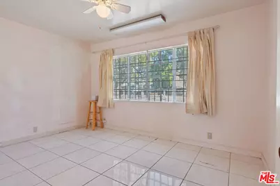 711 N Priscilla Ln, Burbank, CA 91505 - Photo 16