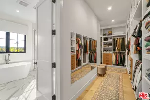 18321 Lake Encino Dr, Encino, CA 91316 - Photo 40